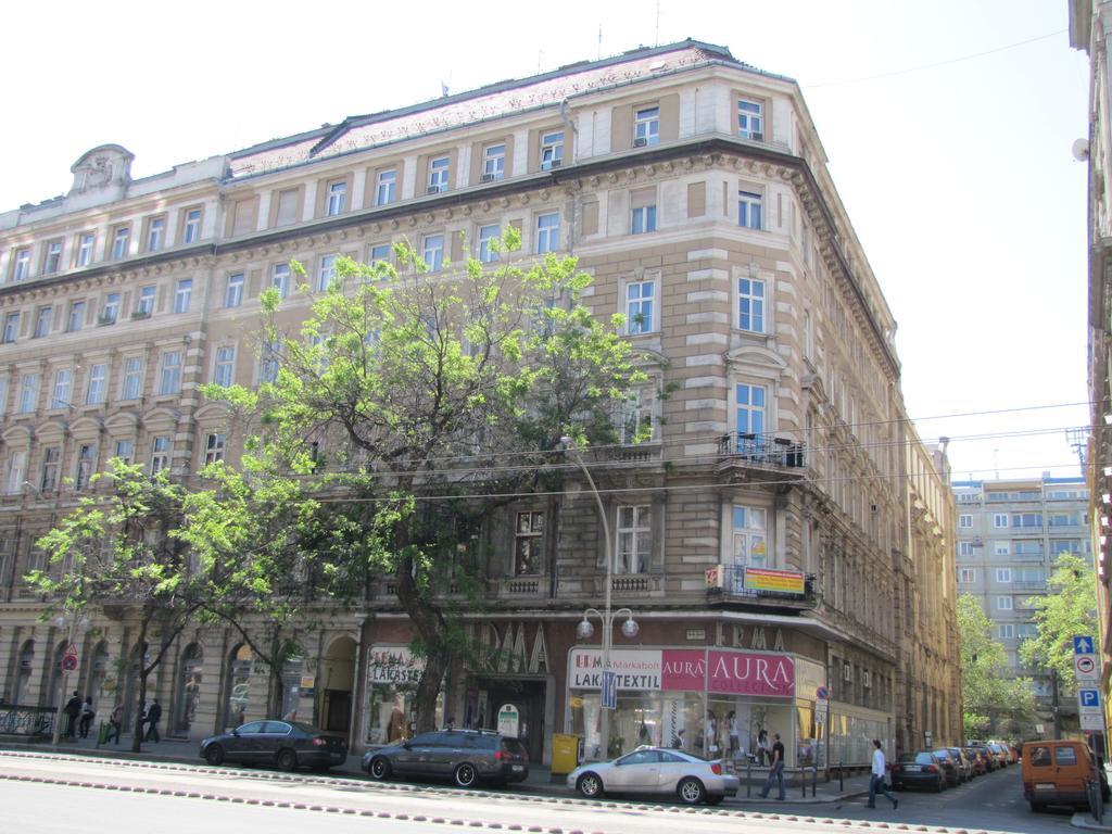 Friends Hostel & Apartments Budapest Exterior photo